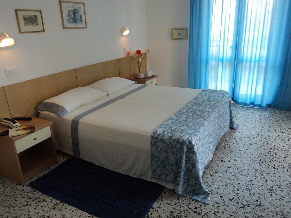 Hotel Irene Riccione Exterior photo