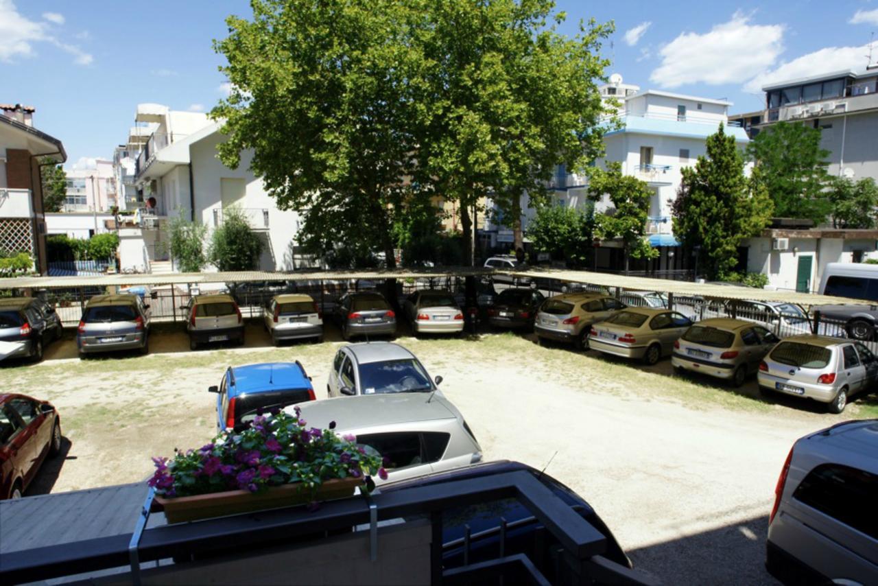 Hotel Irene Riccione Exterior photo