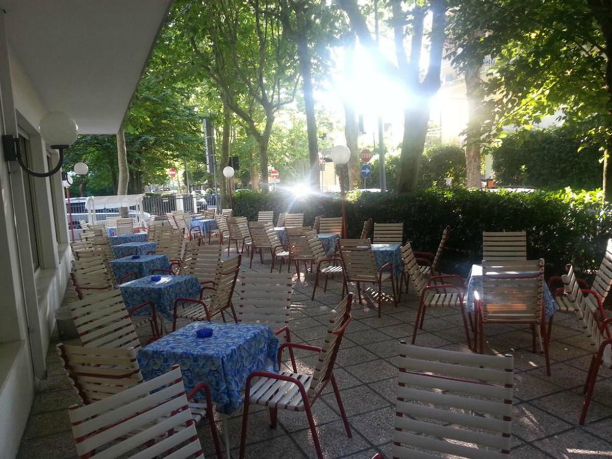 Hotel Irene Riccione Exterior photo